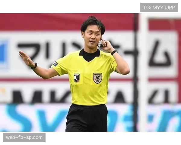 VAR回看流程揭秘：裁判如何精准复核关键判罚？