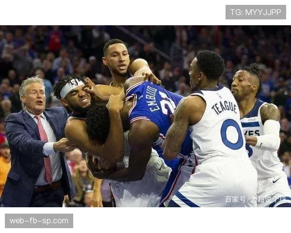 什么是篮球比赛中的非法身体接触？裁判如何判定与处罚